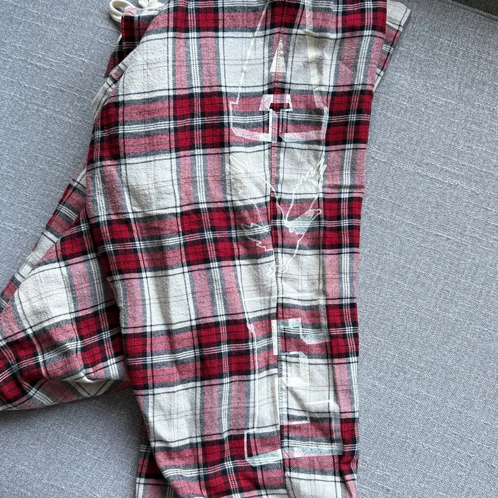AE Flannel PJs - Picture 5 of 5